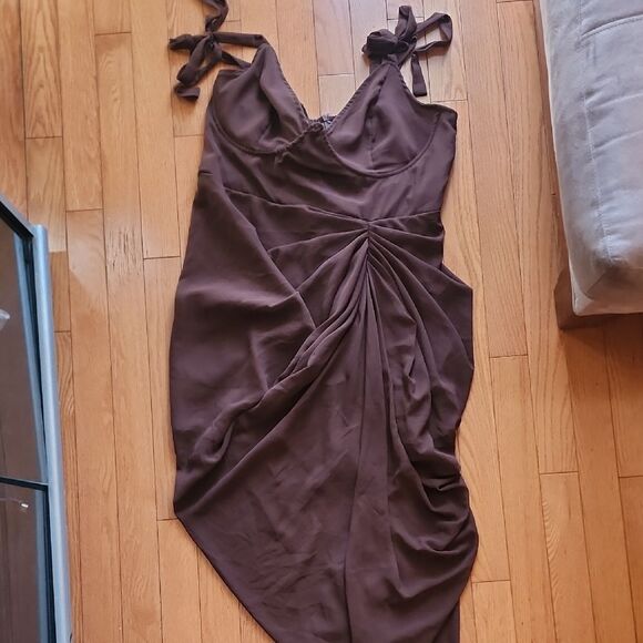 PrettyLittleThing Plus Chocolate Underwire Detail Draped Midi Dress - Women's 16 - Picture 1 of 4